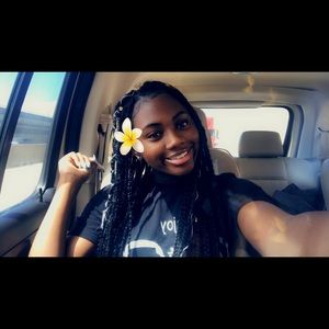 Meet your Posher, Caitlyn